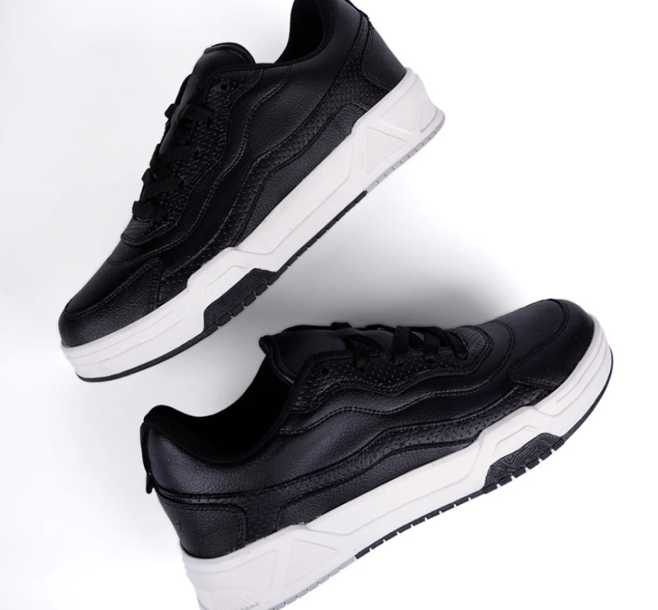 Hype Noir Pitch Black Men’s Casual Trainer