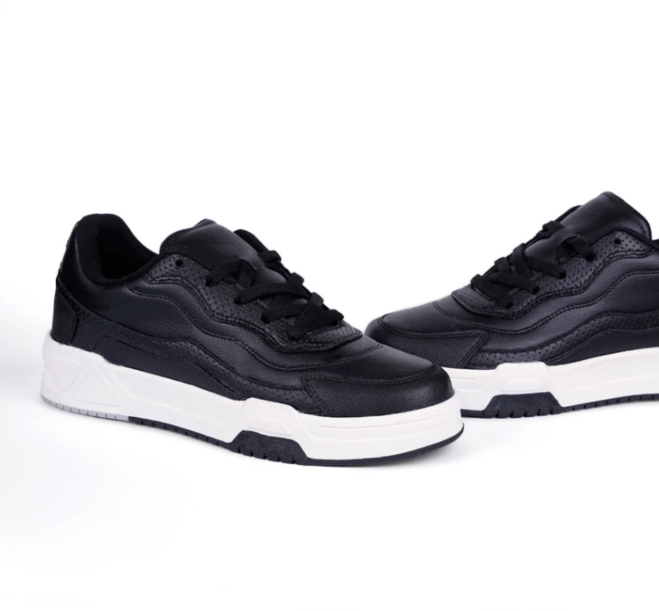 Hype Noir Pitch Black Men’s Casual Trainer